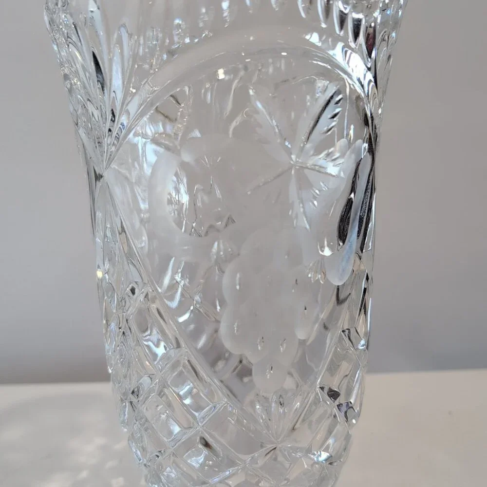 Fifth Ave Crystal Handcut Vase Full Lead Crystal Made In Poland 8.5" Tall. 5th - Picture 5 of 7